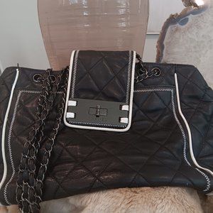 VINTAGE CHANEL Black and White purse  pre-owned